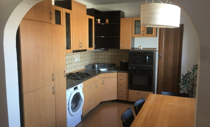 Na prenájom veľký 2 izbový byt Nitra - Čermáň, skvelá lokalita