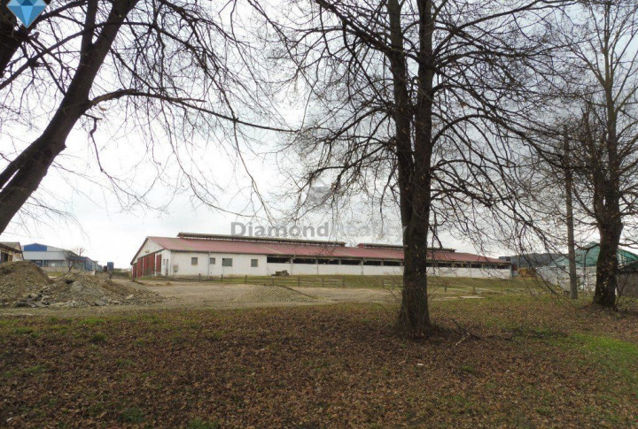 Na predaj administratívna budova a poľnohospodárske objekty, Rozhanovce, okres Košice - okolie