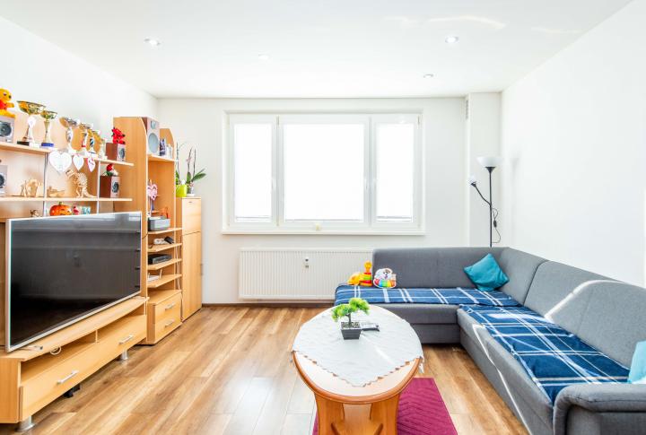 Na predaj veľmi pekný a kompletne zrekonštruovaný 3 izb. byt s lodžiou, Bruselská ul., sídl. Ťahanovce