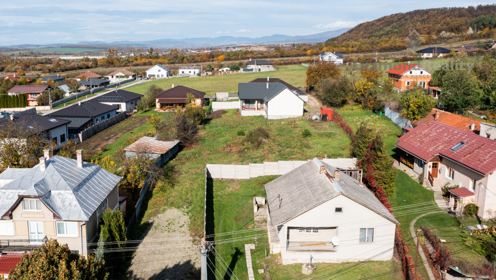 NA PREDAJ SLNEČNÝ STAVEBNÝ POZEMOK V OBCI ĎURKOV | 616m2