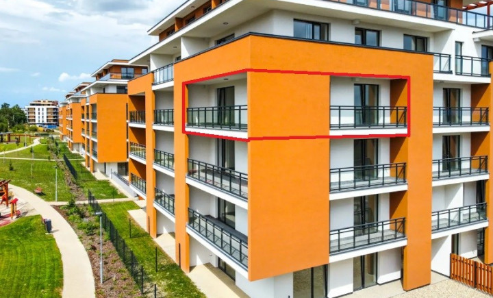 POSLEDNÝ 2 IZBOVÝ BYT NA PANORÁME 6 | 56m2 + 26m2 TERASA | 2x PARKING | PIVNICA | SKOLAUDOVANÉ