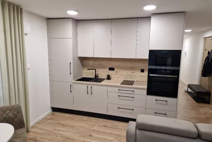 Na prenájom 2 izbový apartmán, rezidencia Haulíkova, Trnava.